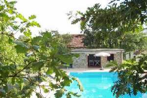 Xtrallusion offers characteristic Bed and Breakfast, B&B, Guest House, Hotel, Albergo and Country Lodge accommodation in Italy. Plus independent self-guided Walking, Adventure, Activity, Skiing and Paragliding Holiday itineraries on the Italian Rivieras, in the Italian Lakes, in the Italian Alps and in some of the most beautiful corners of Italy.